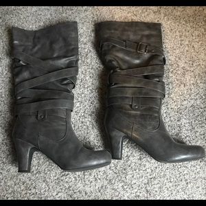 Gray boots - size 8